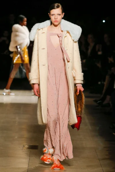 Look 46